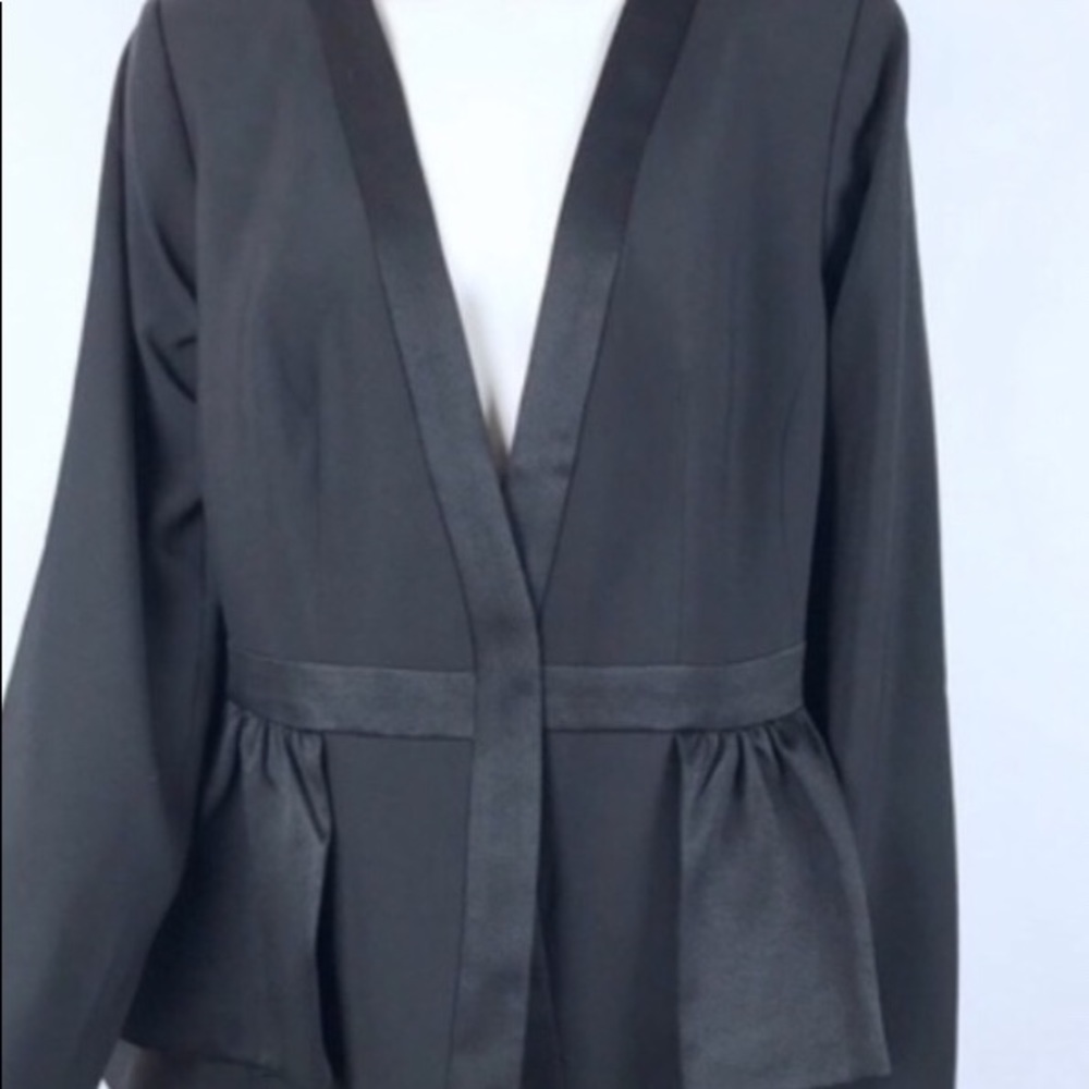 New fancy high end blazer with satin trim